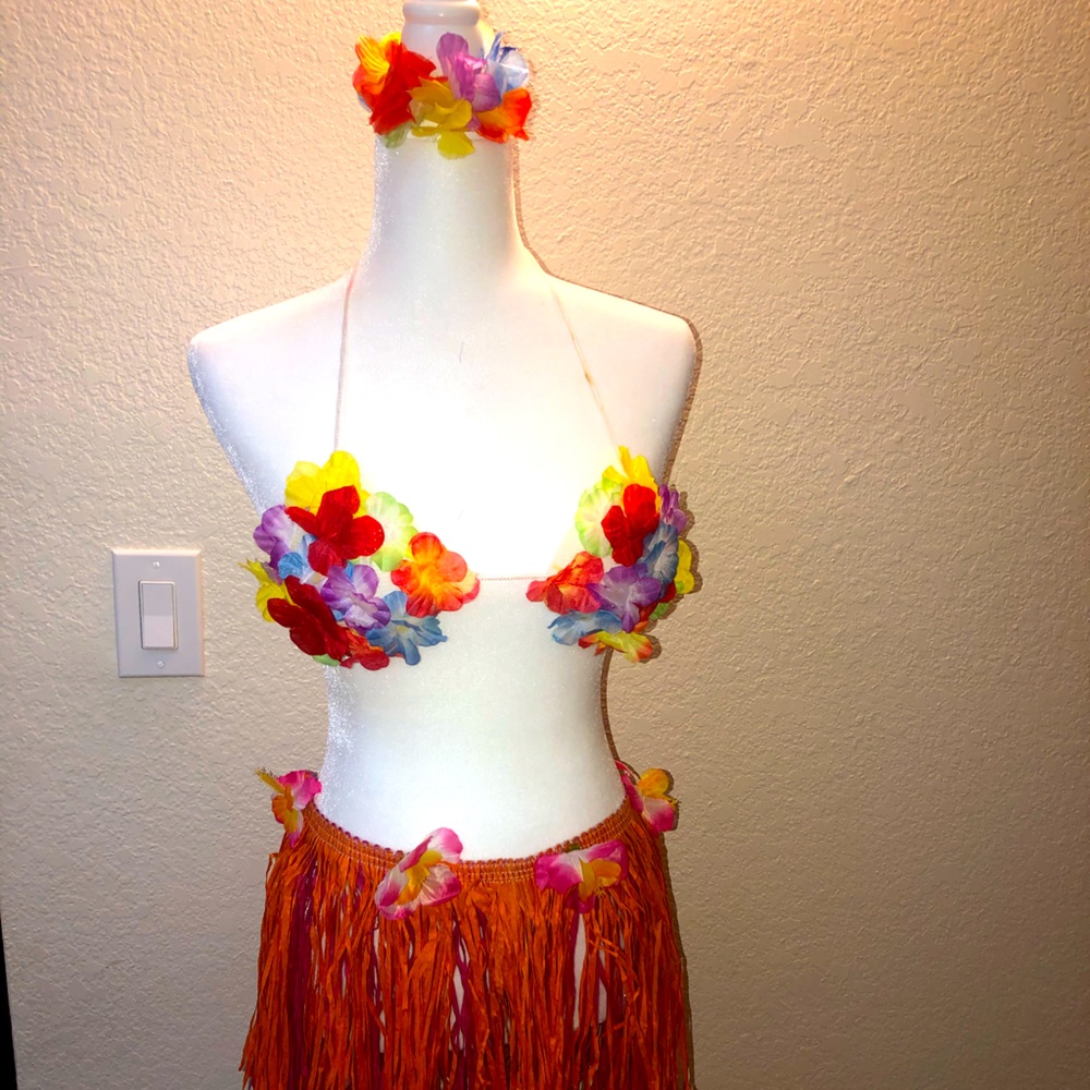 Hawaiian Hula Dancer Halloween costume